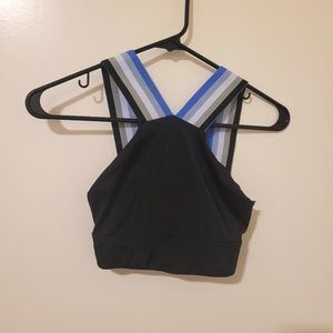 sporty crop top small